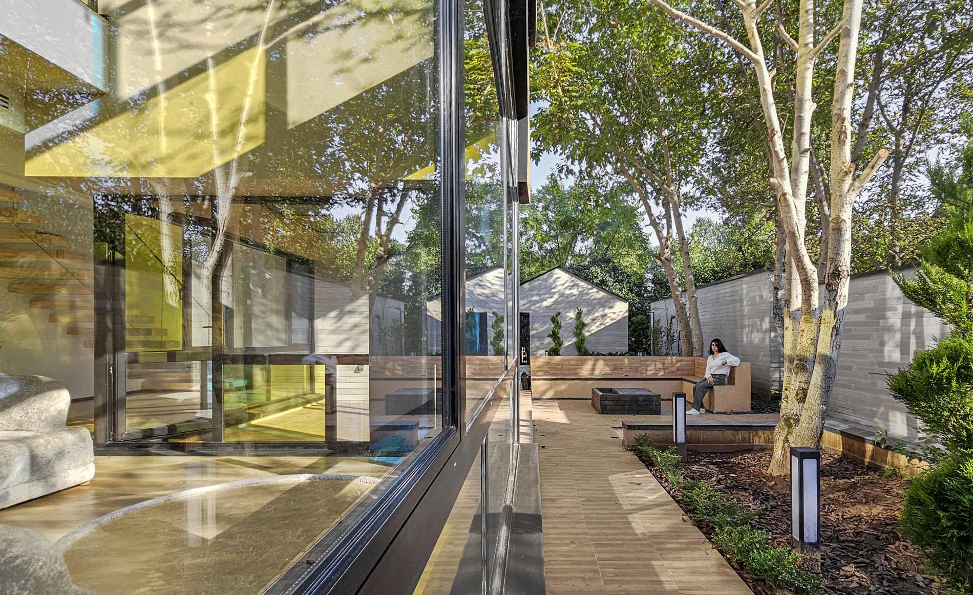 reflection of exterior space, Two Regions, a Villa.. An interwoven house